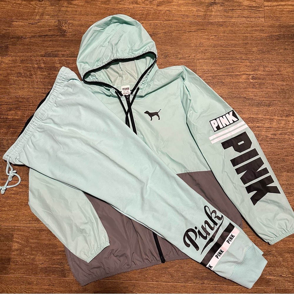 VS PINK ANORAK & GYM PANT SET
